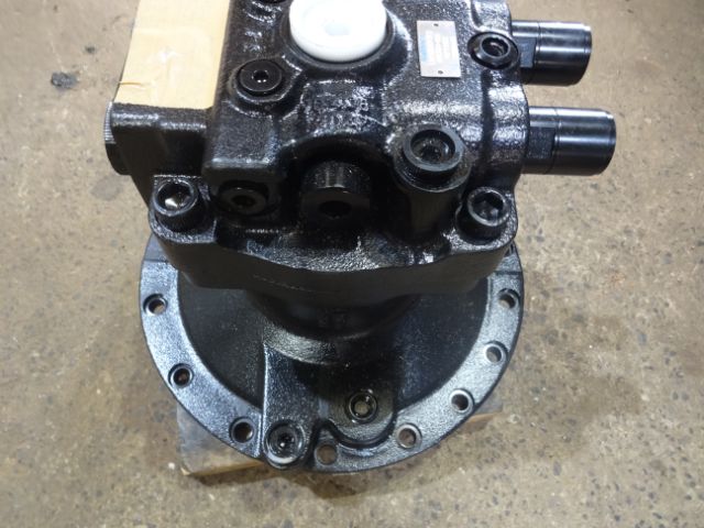 Slew Motor LQ15V00015F2