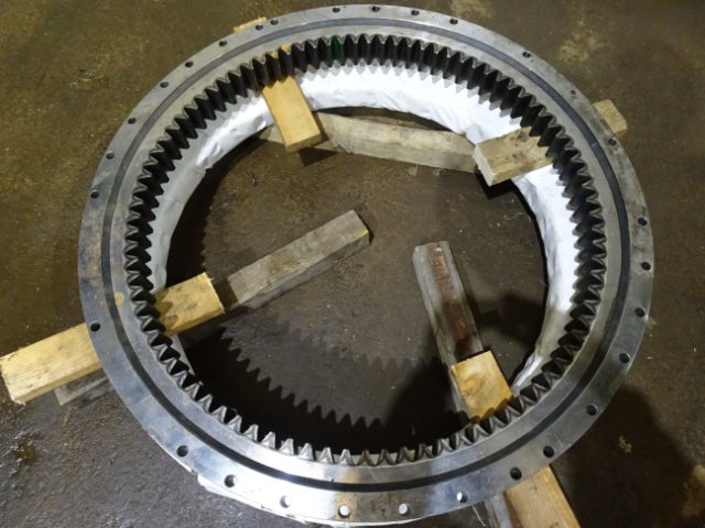 Slew Ring 24100N7529F1