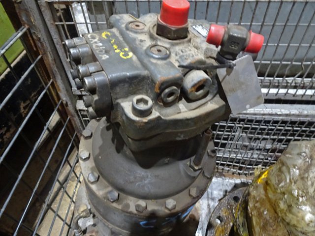 Slew Motor LJ01077
