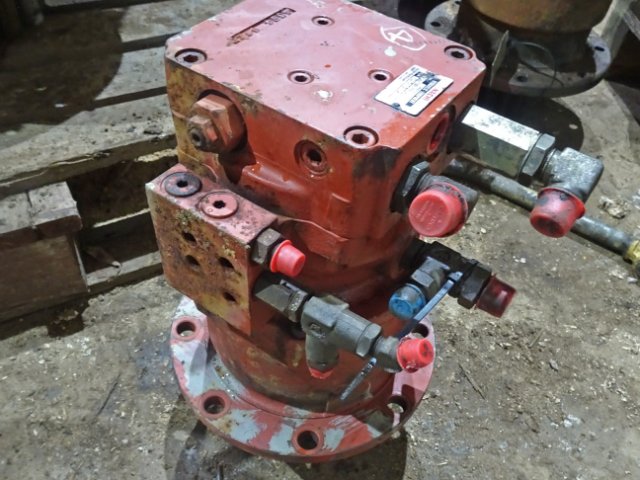 Slew Motor PY15V00004F1