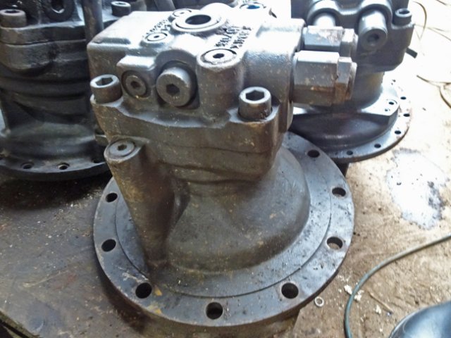 Slew Motor KBC0121