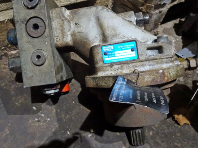 Slew Motor 3796425