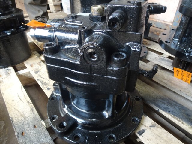 Slew Motor YB15V00003F2