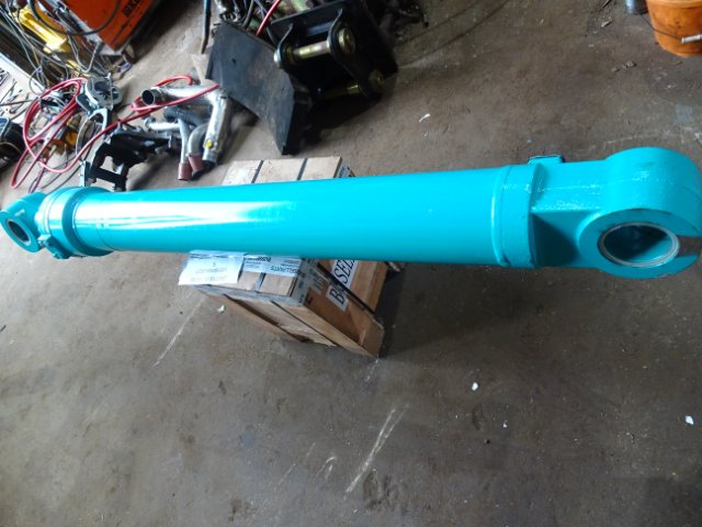 Bucket Cylinder LC01V00055F1
